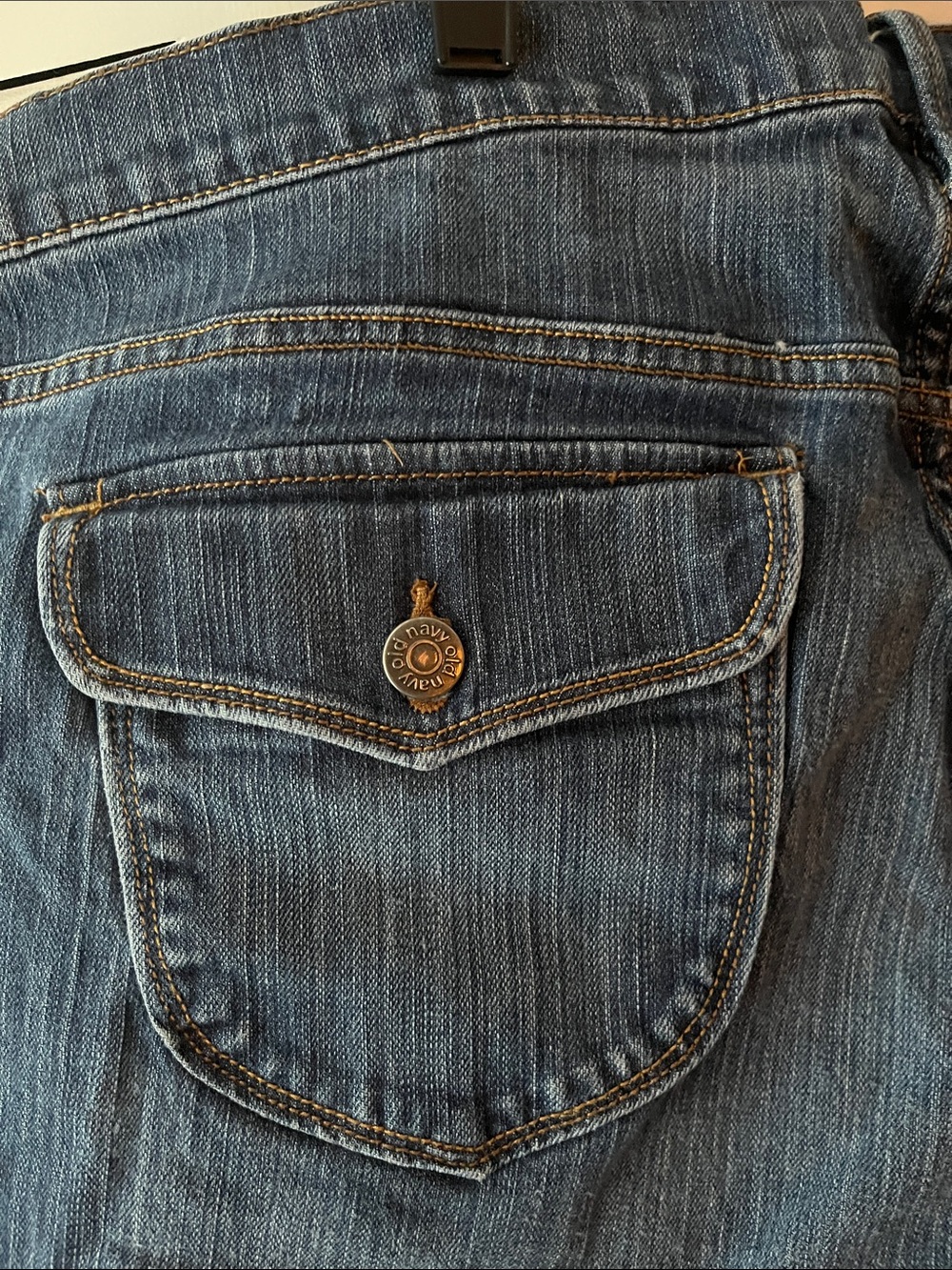 Old Navy Women’s Size 18 Relaxed Fit Dark Blue Jean Shorts w/a slit at the hem